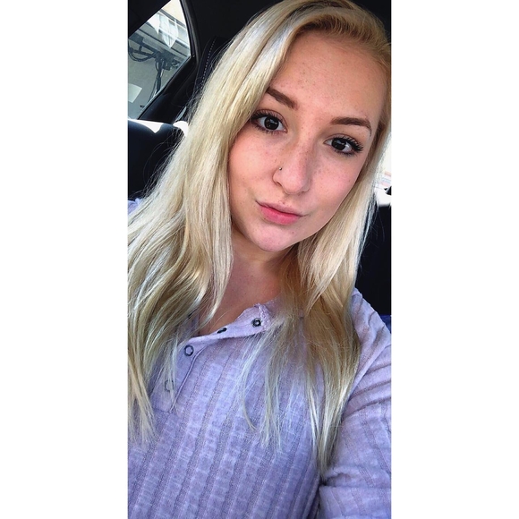 Meet your Posher, Paige - Picture 1 of 1